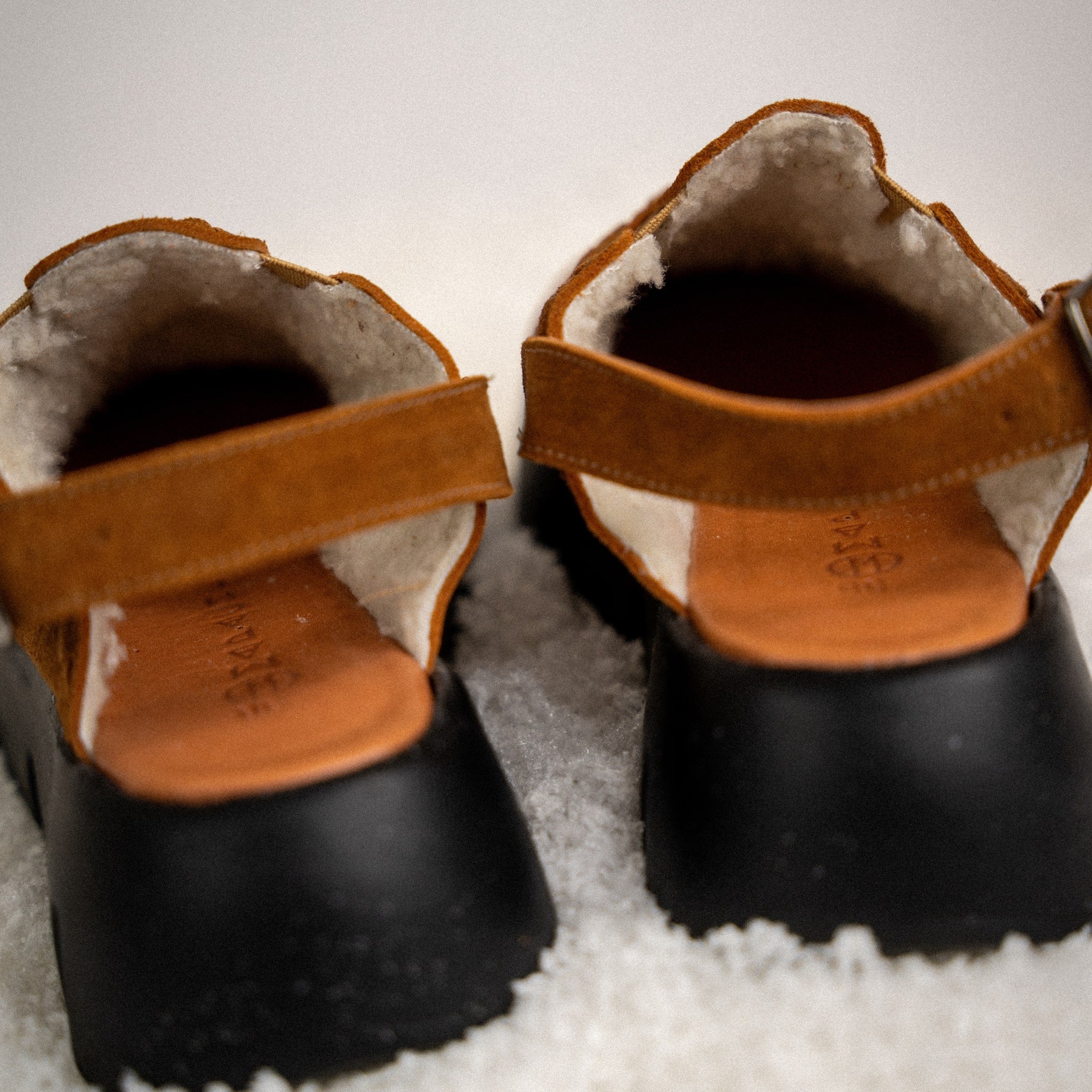 Arrière du sabot Sierra Camel fourré en laine synthétique