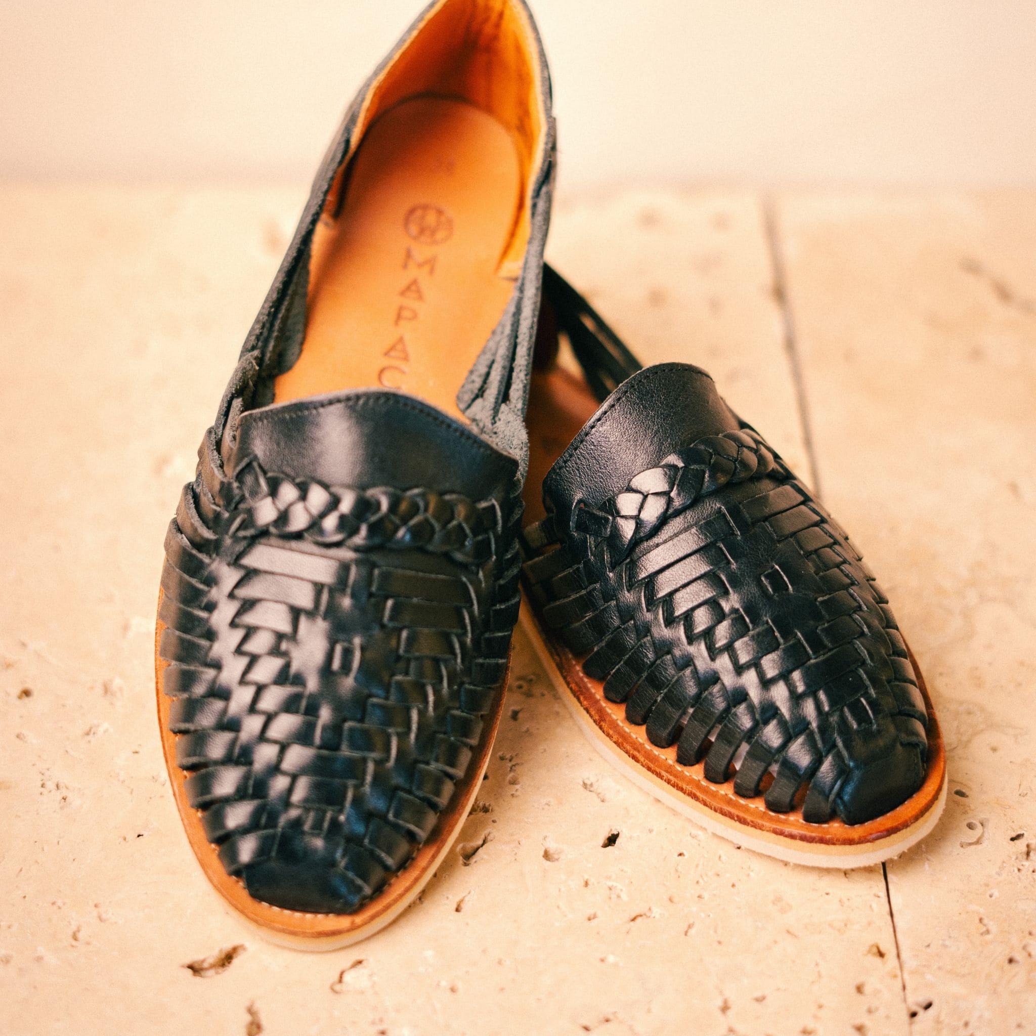 Alegre Noir - Huarache Mapache
