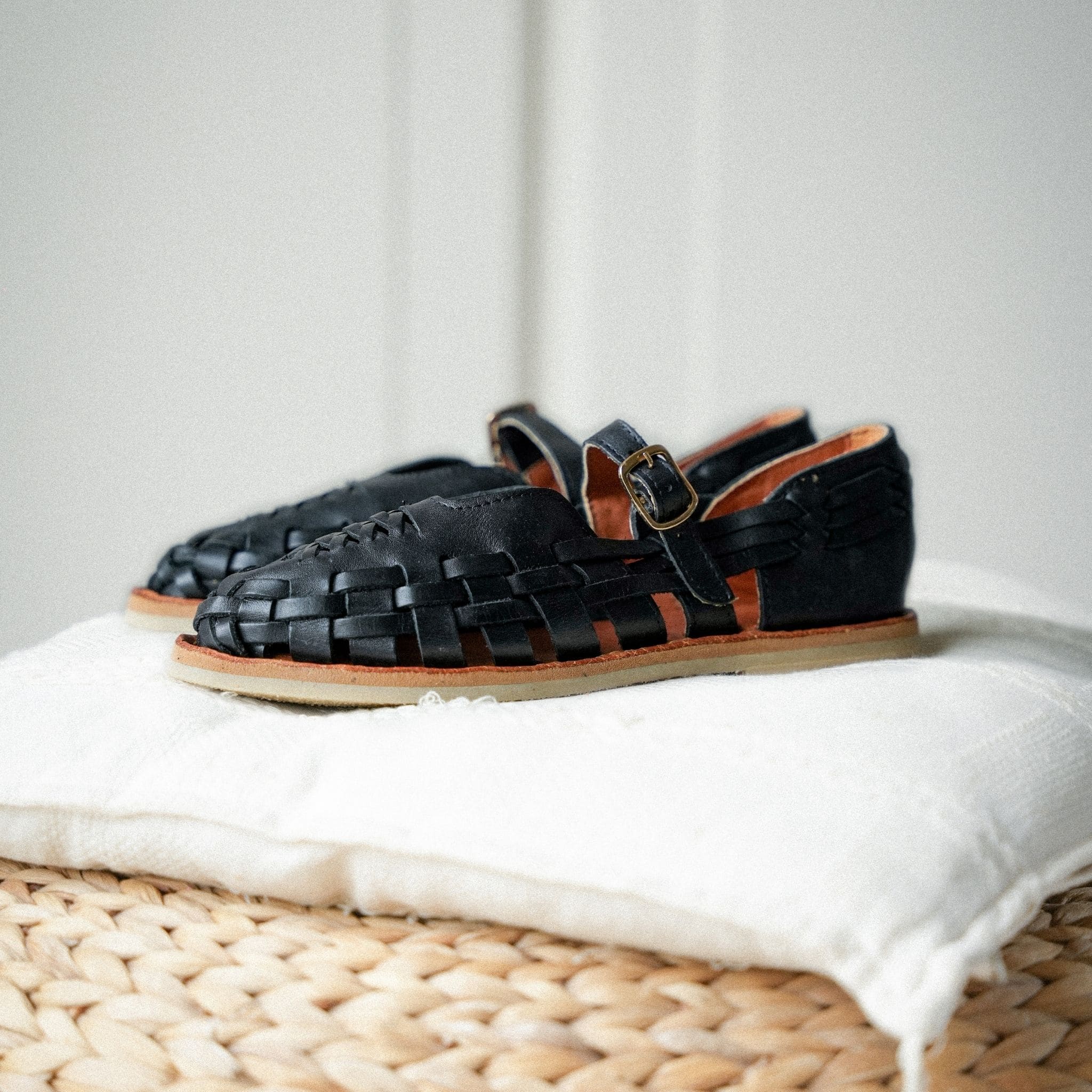 Gaby Noir - Huarache Ballerine Mapache