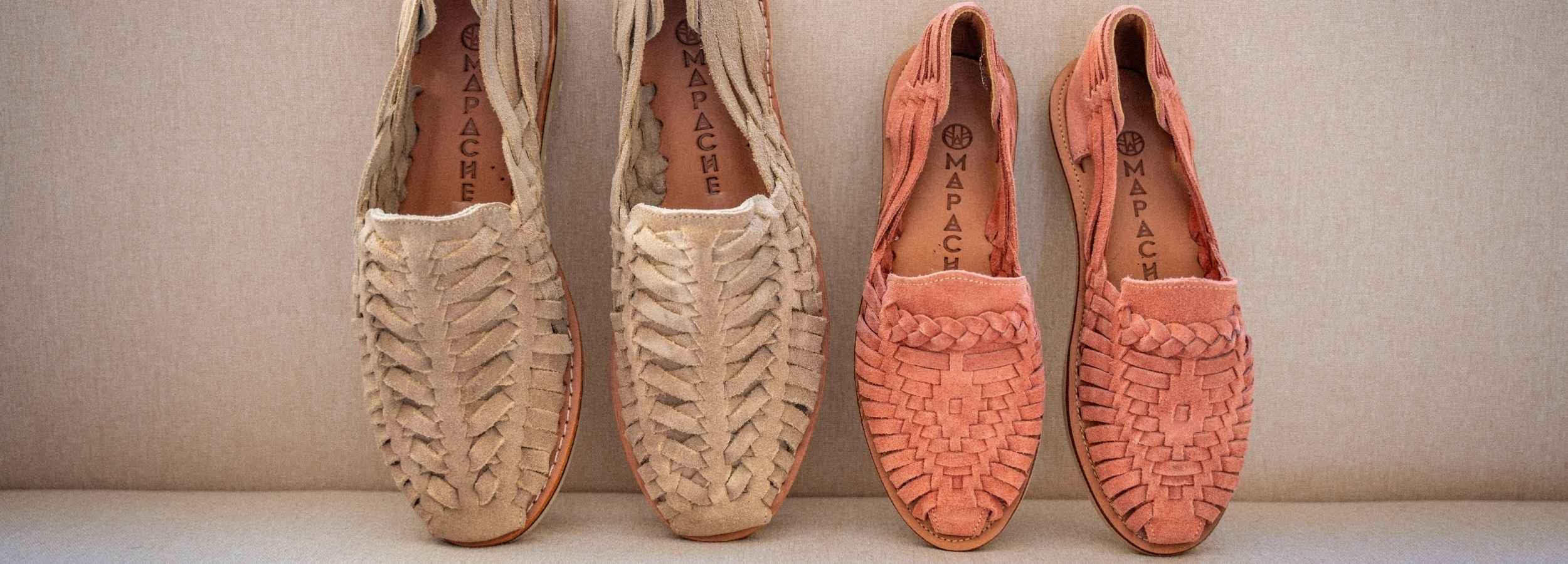 Buena Vista Suede Taupe, le mocassin pour Homme, à côté de la Alegre Suede Framboise, la huarache pour femme
